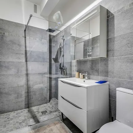 Spacious With Garden 4p - Apartment *